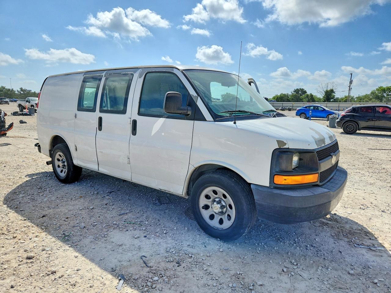 2013 Chevrolet Express G1500 - Image 4