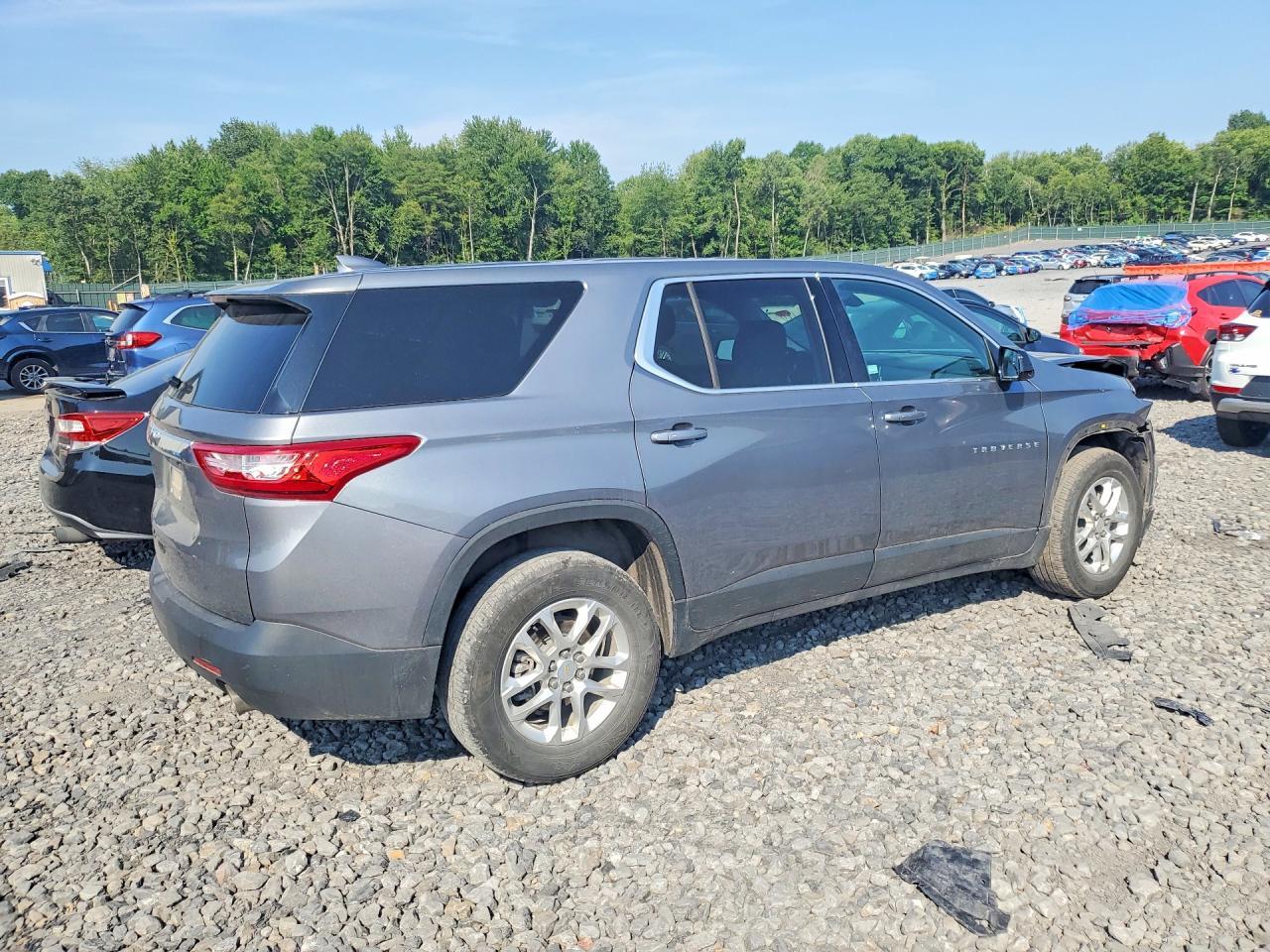 2020 Chevrolet Traverse Ls - Фото 3