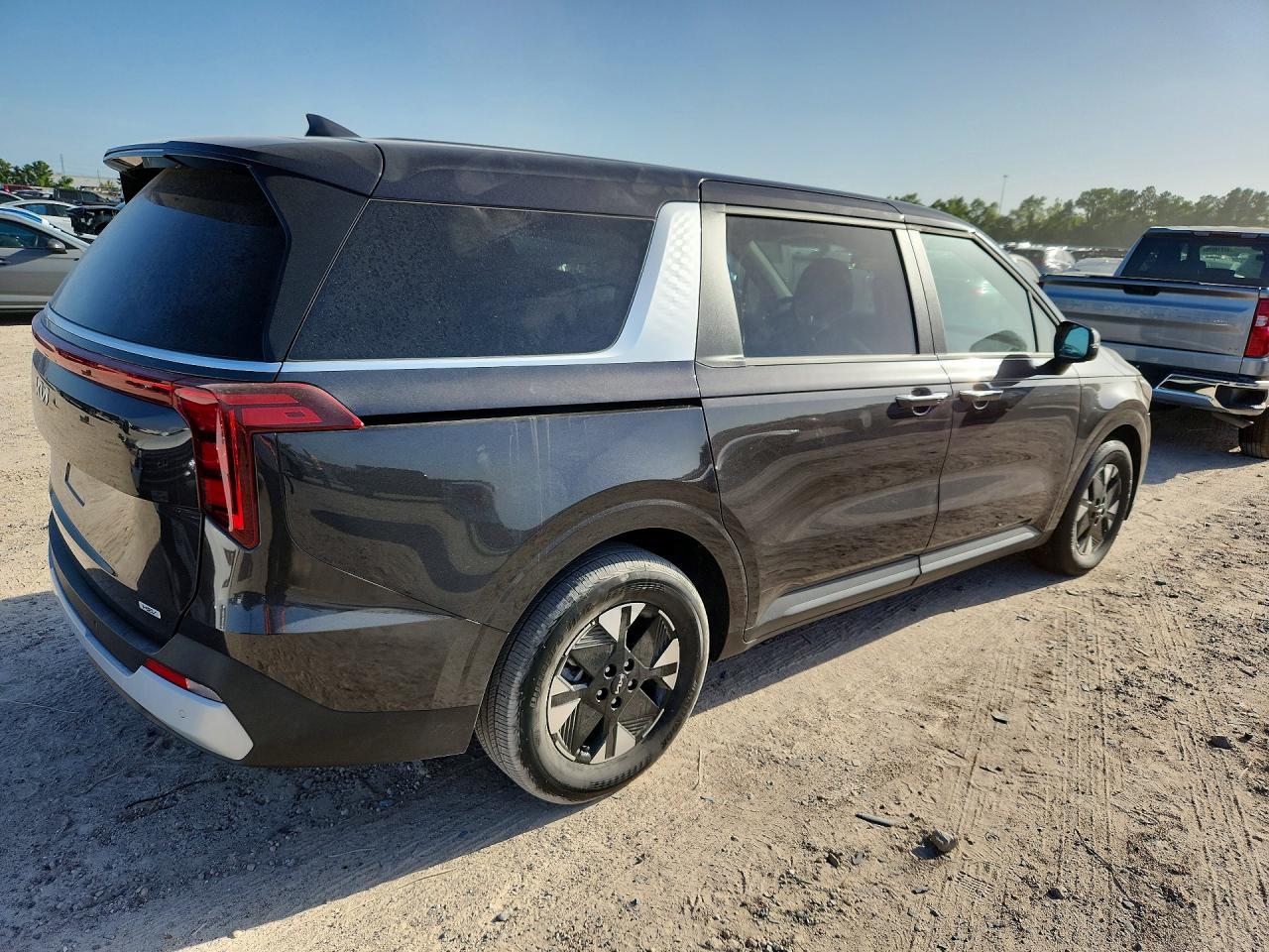 2026 Kia Carnival Lxs - Фото 3