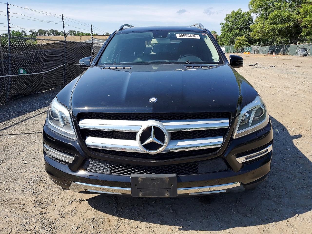 2015 Mercedes-Benz Gl 450 4Matic - Image 5
