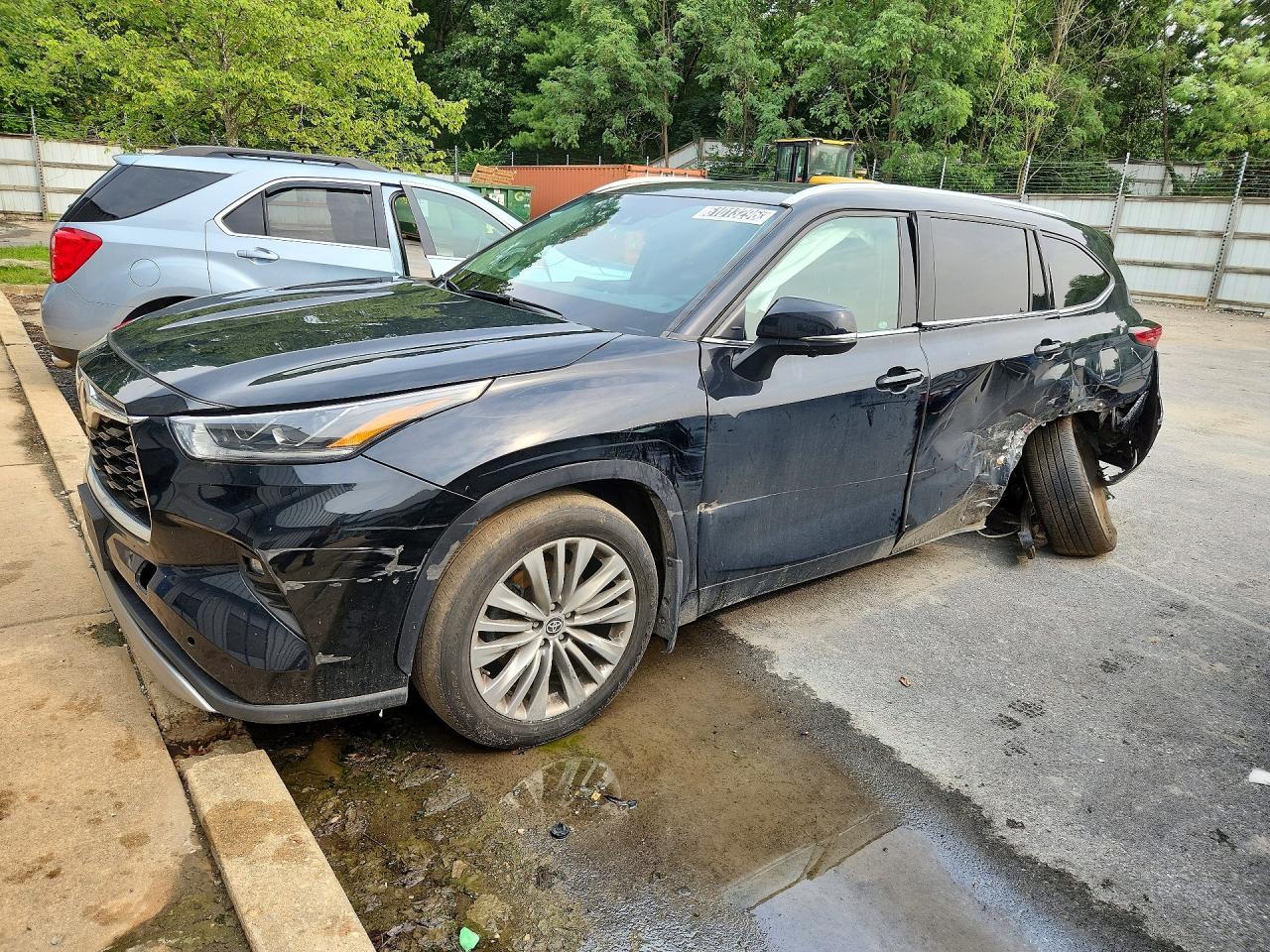 2023 Toyota Highlander Platinum
