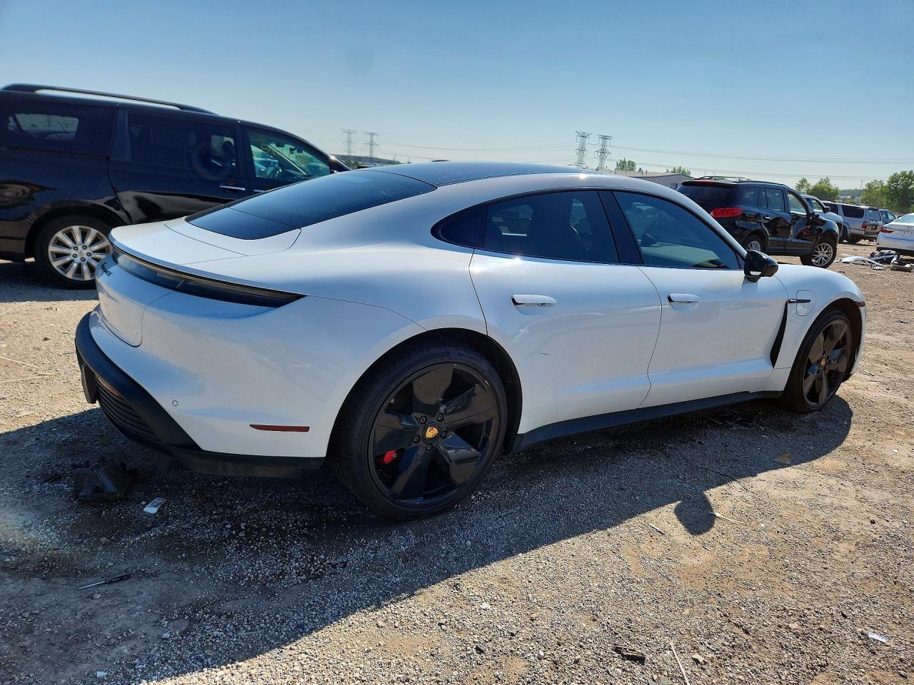 2021 Porsche Taycan 4S - Фото 3
