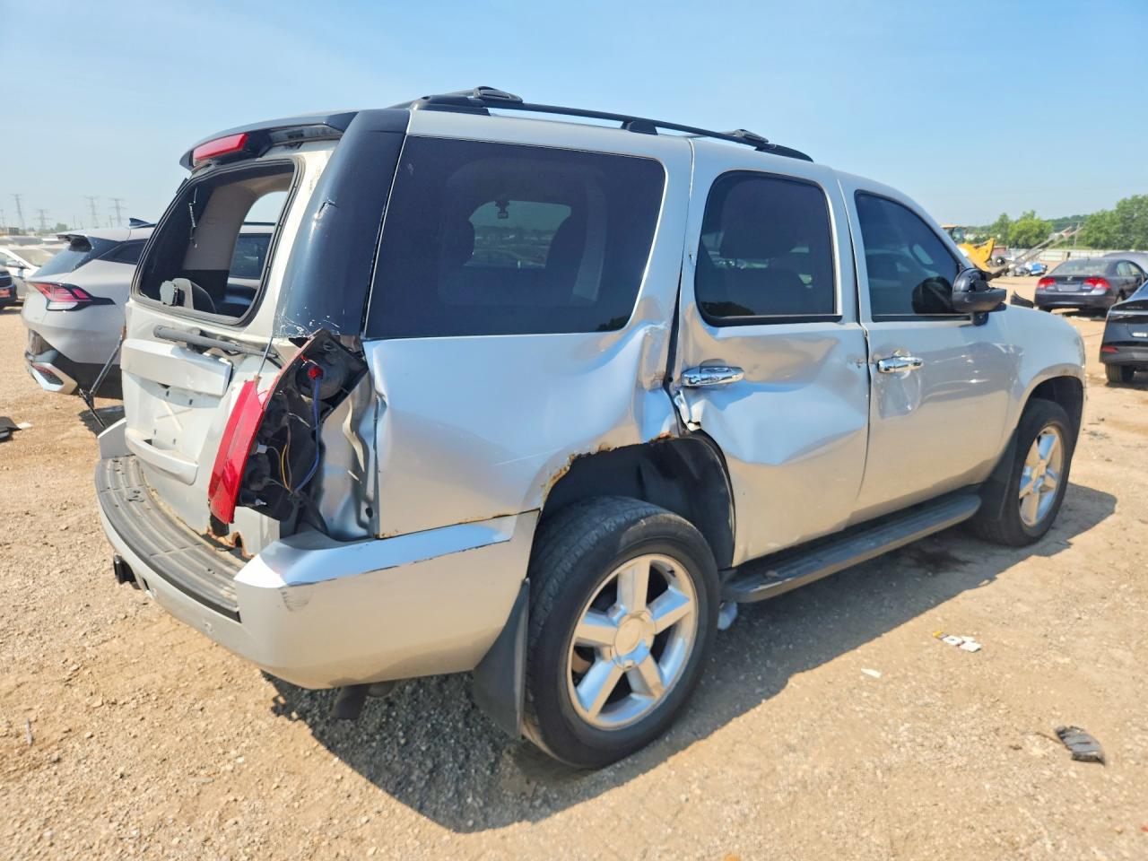 2011 GMC Yukon Sle - Image 3
