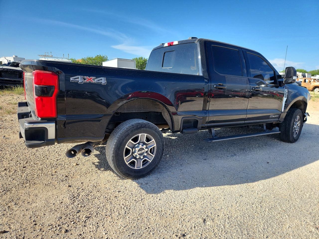 2023 Ford F250 Super Duty - Image 3
