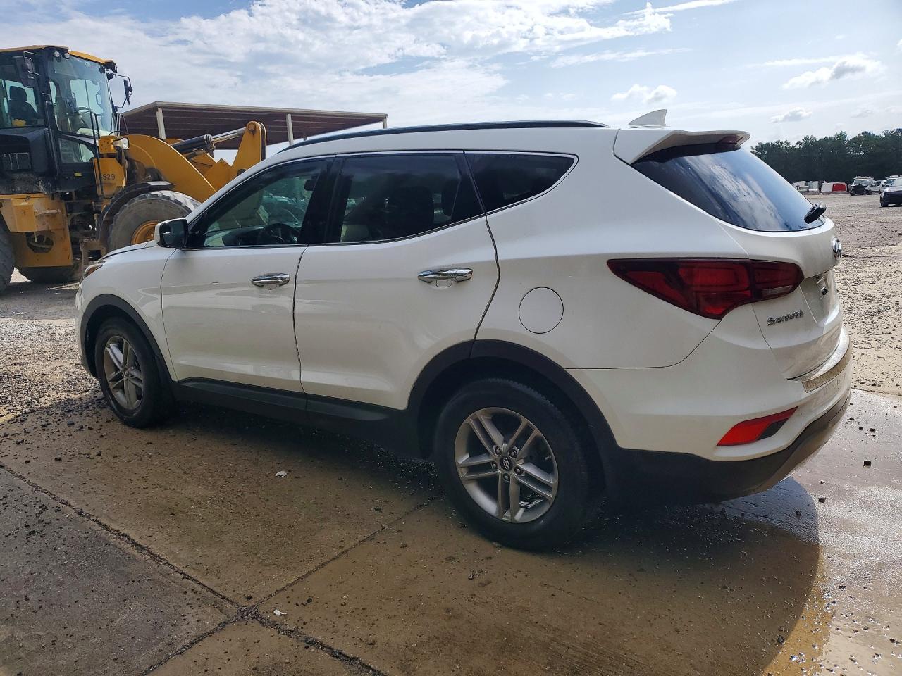 2017 Hyundai Santa Fe Sport 2.4L - Image 2
