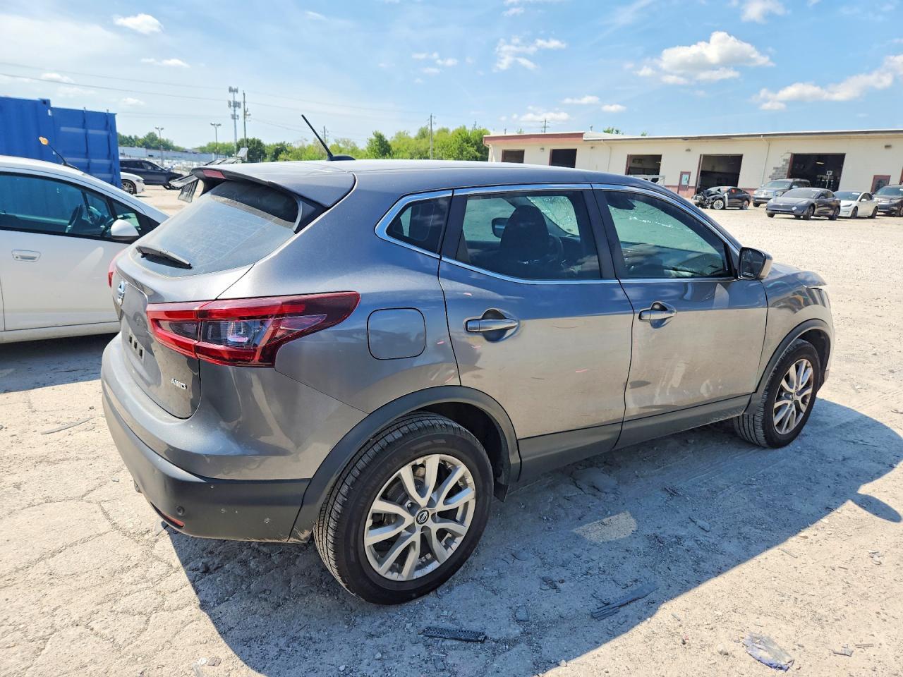 2021 Nissan Rogue Sport S - Фото 3