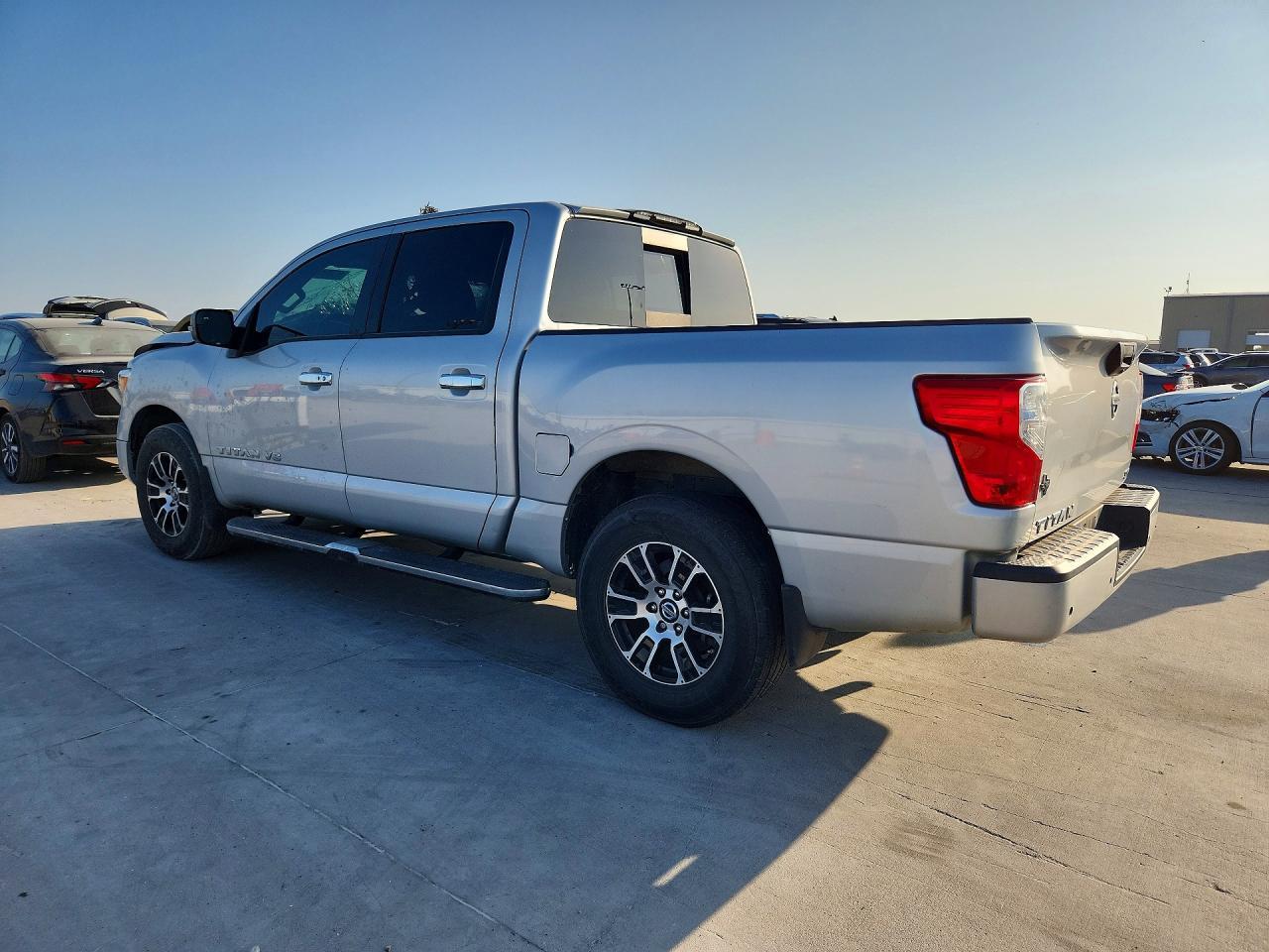 2020 Nissan Titan Sv - Фото 2