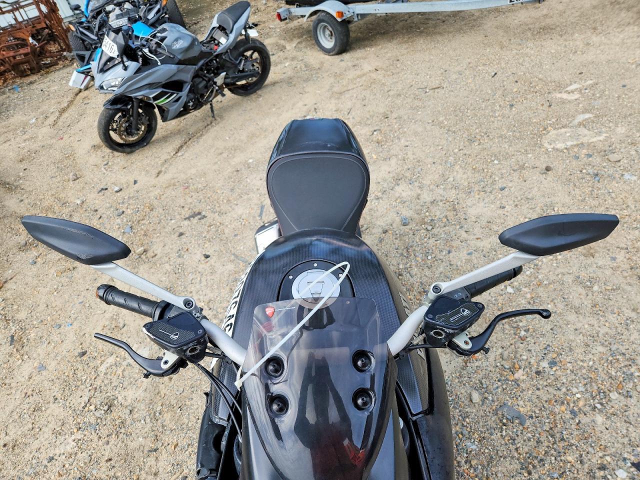 2011 Ducati Diavel - Image 5