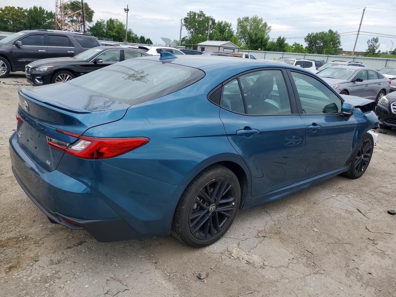 2025 Toyota Camry Se - Image 3
