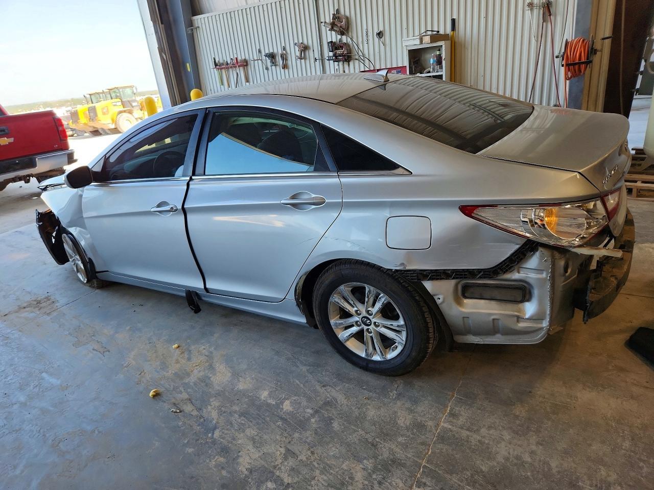 2013 Hyundai Sonata Gls - Image 2