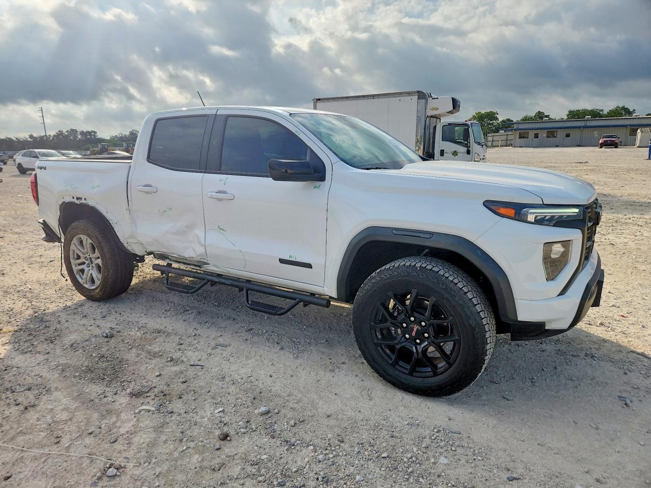 2025 GMC Canyon Elevation - Image 4