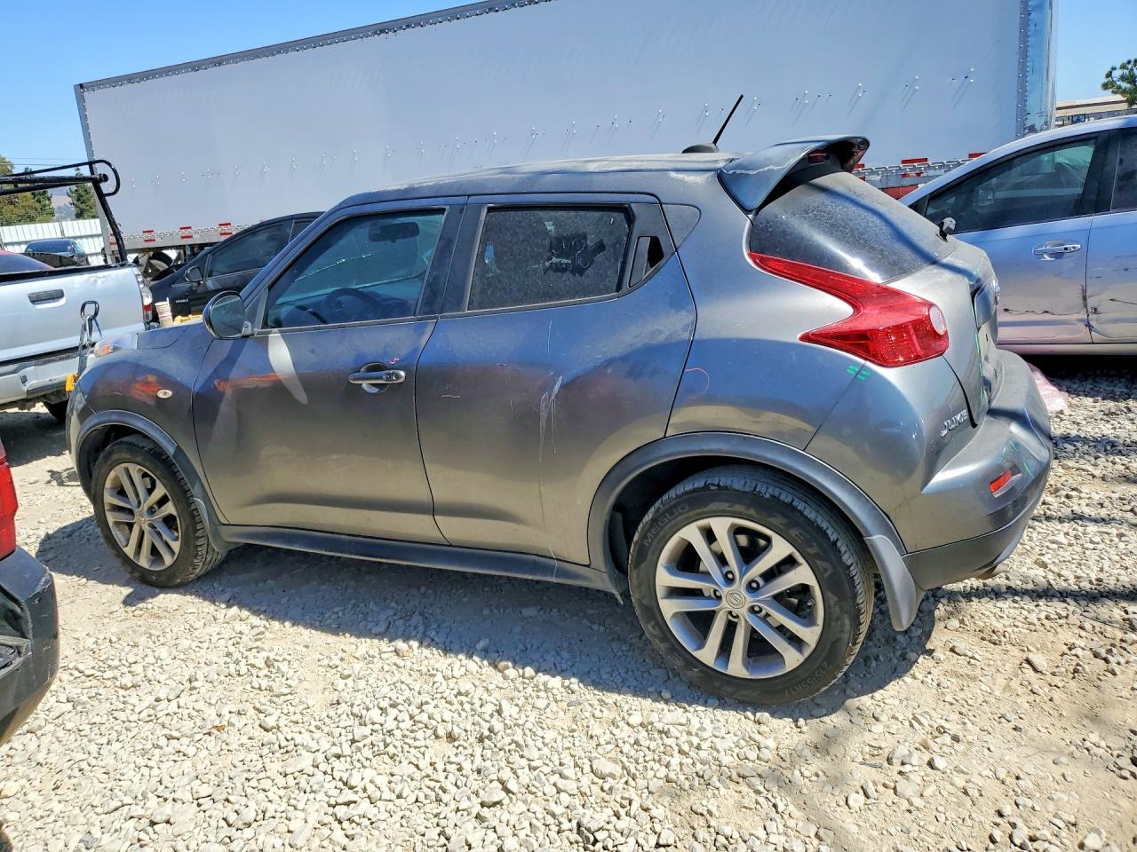 2011 Nissan Juke S - Фото 2