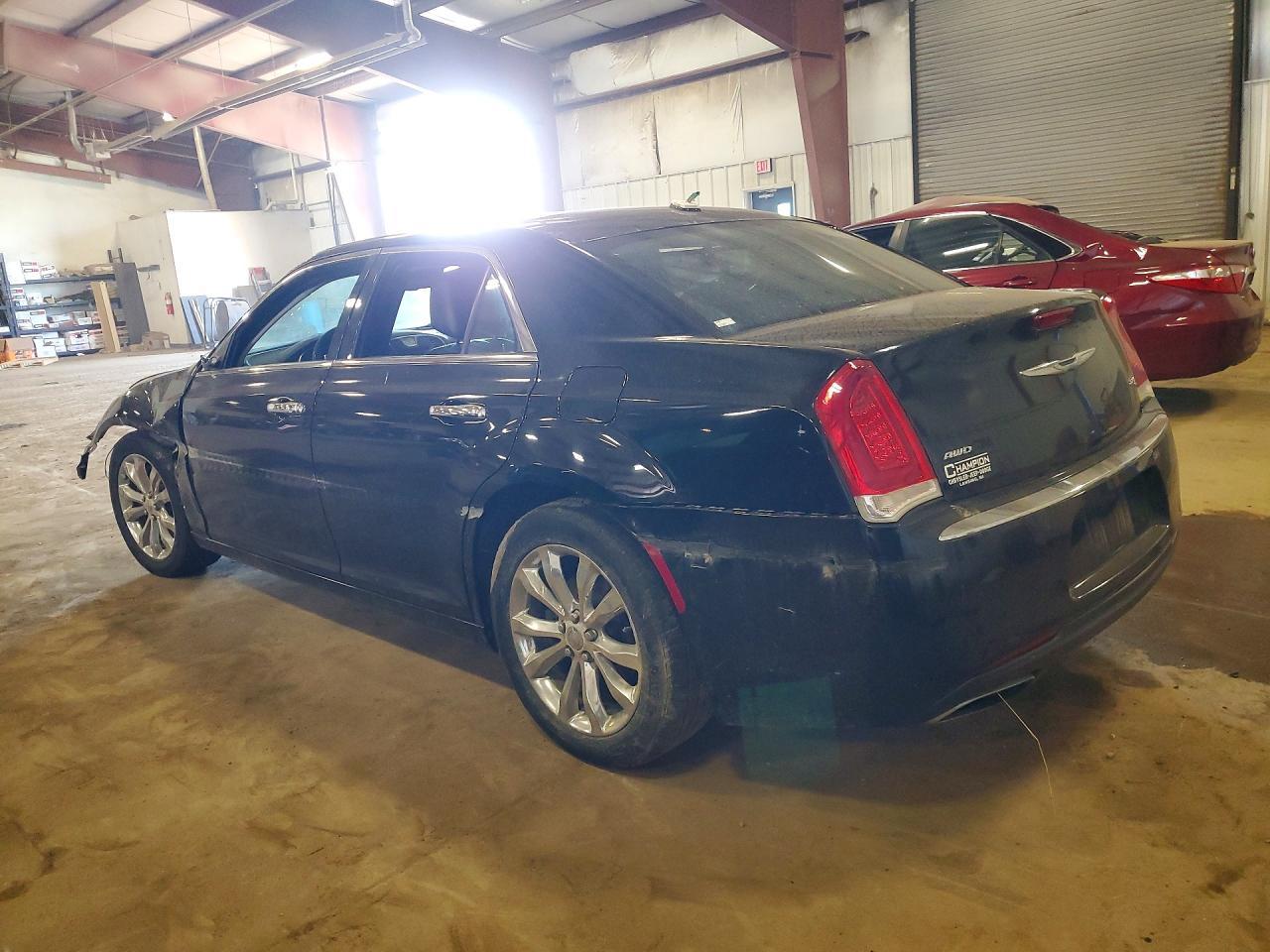 2016 Chrysler 300C - Фото 2
