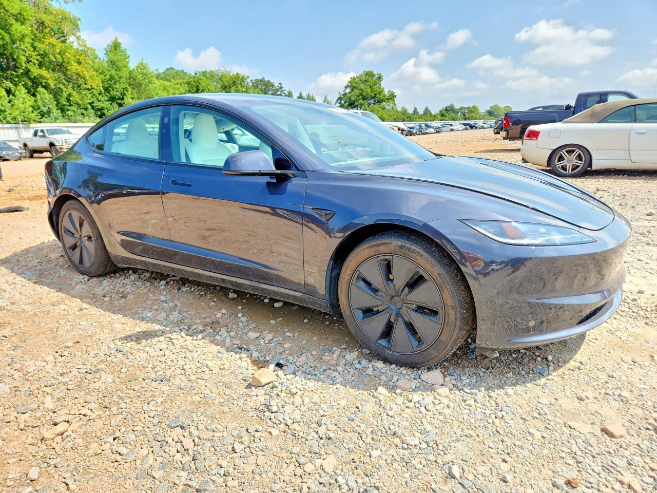 2024 Tesla Model 3 - Фото 4