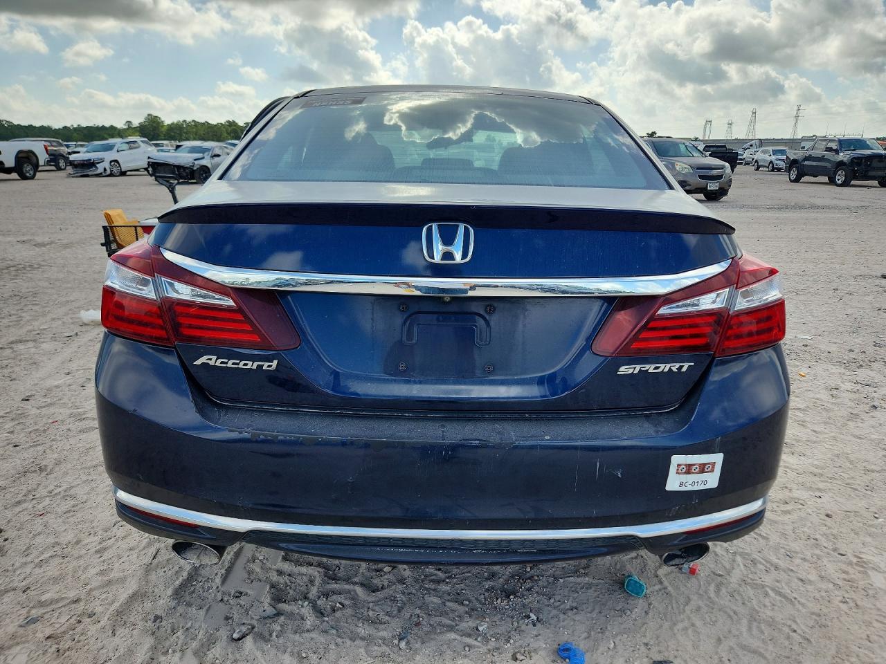 2017 Honda Accord Sport - Image 6