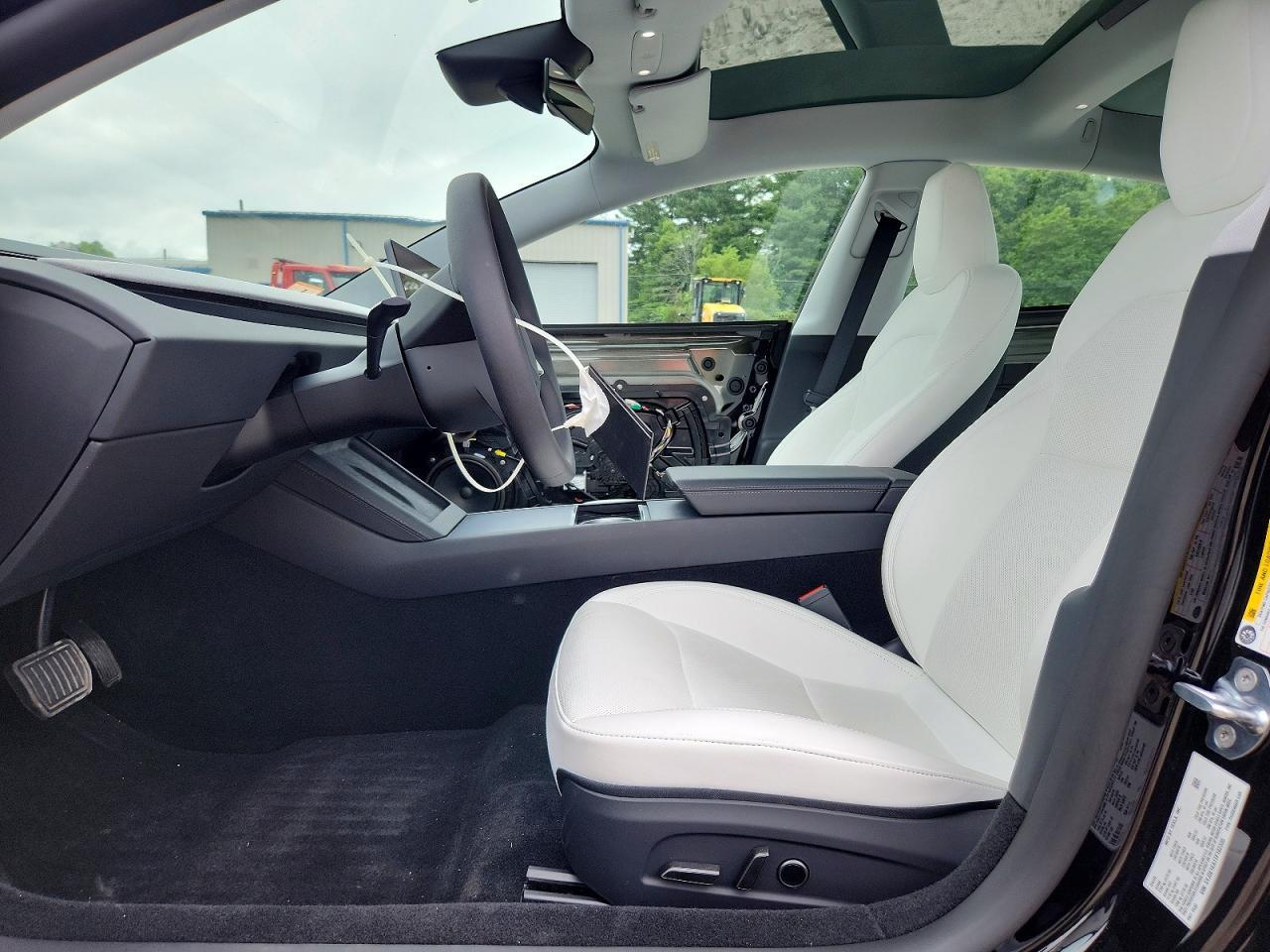 2026 Tesla Model 3 - Фото 7