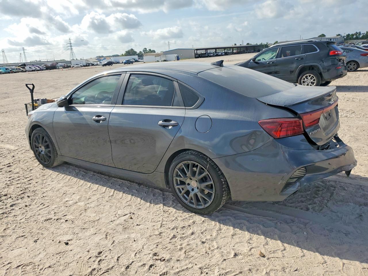 2024 Kia Forte Gt Line - Image 2