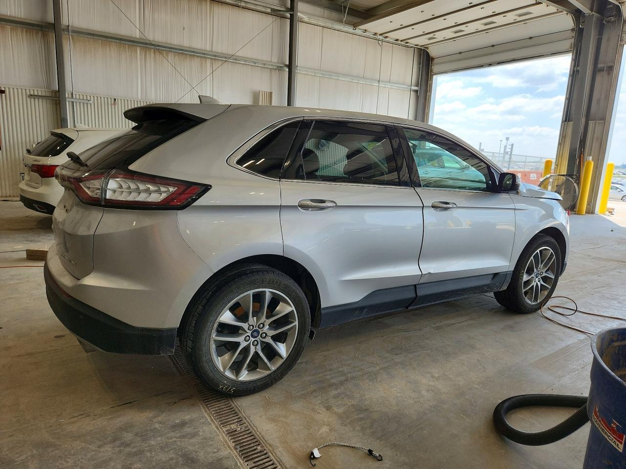 2015 Ford Edge Titanium - Фото 3