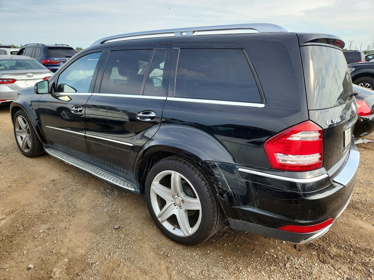 2012 Mercedes-Benz Gl 550 4Matic - Image 2