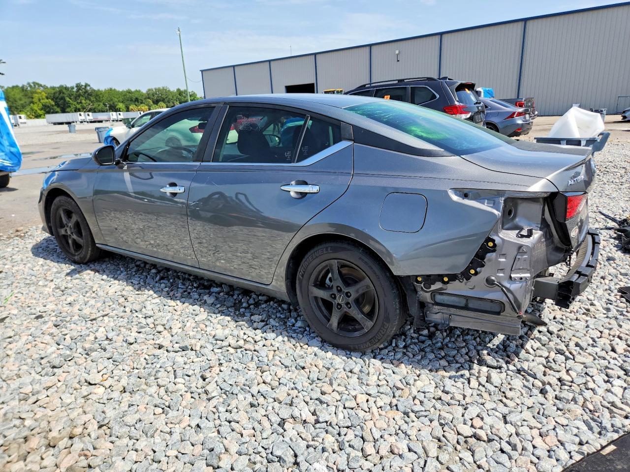 2021 Nissan Altima S - Image 2