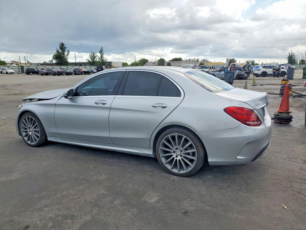 2016 Mercedes-Benz C 300 - Image 2
