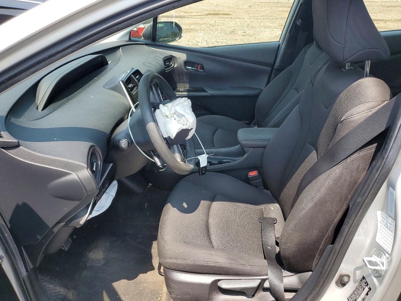 2021 Toyota Prius Le - Фото 7