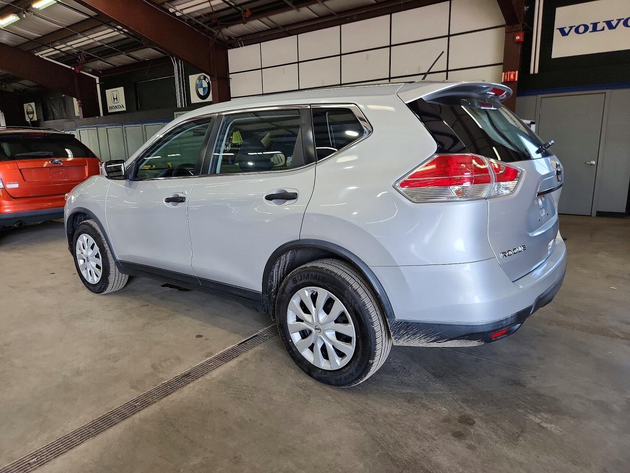 2016 Nissan Rogue S - Фото 2