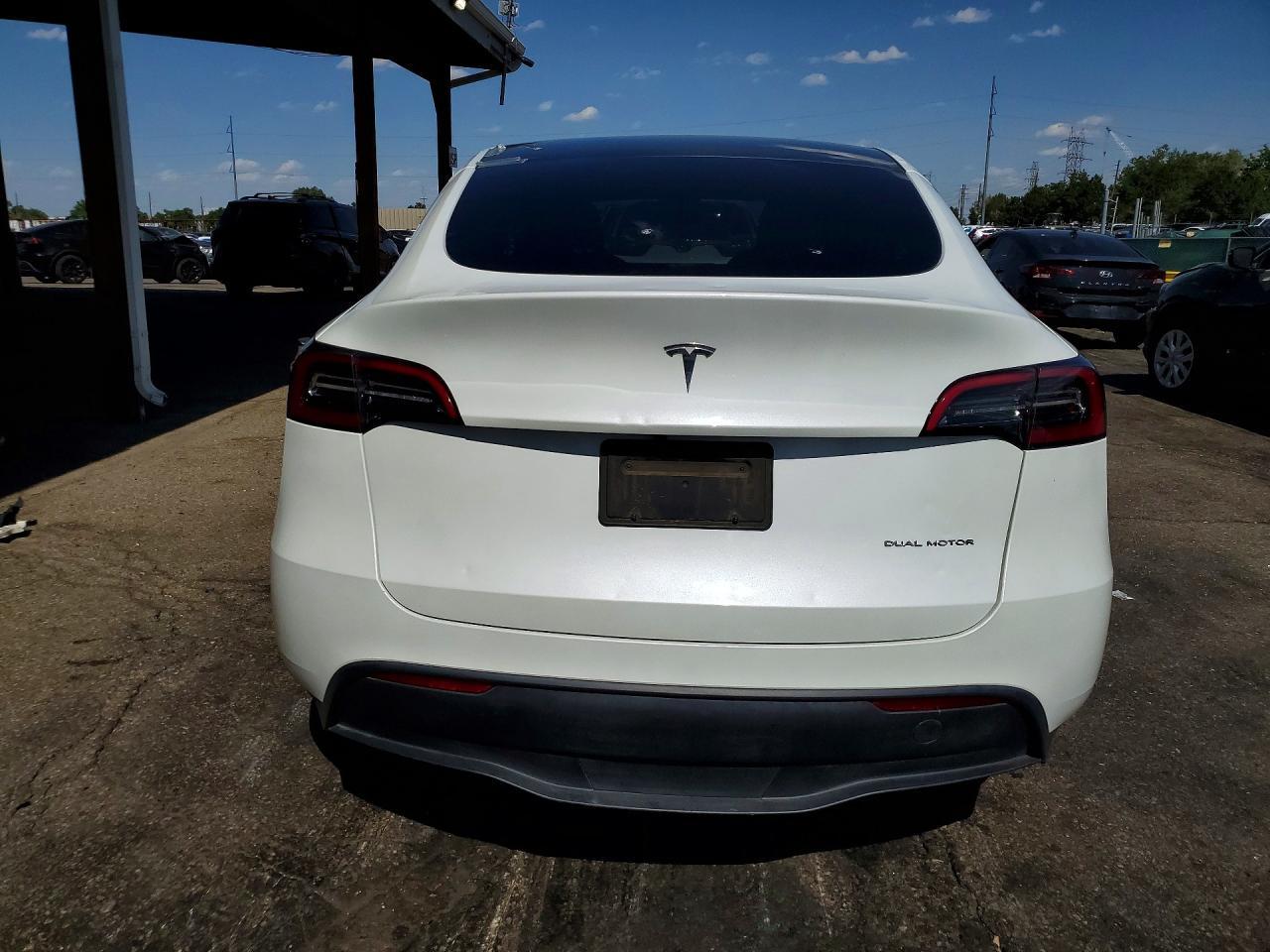 2023 Tesl Model Y - Image 6