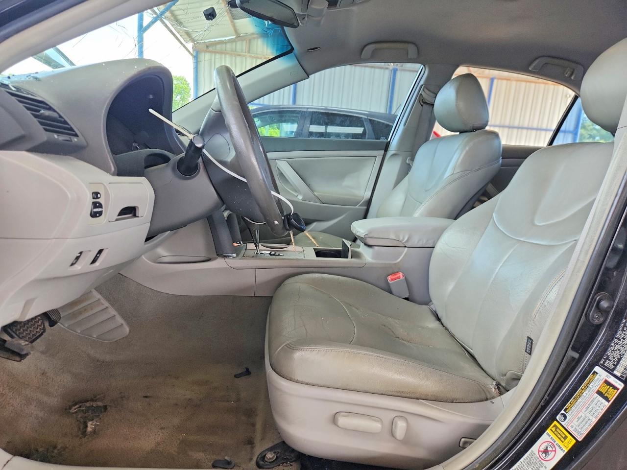 2010 Toyota Camry Le - Image 7