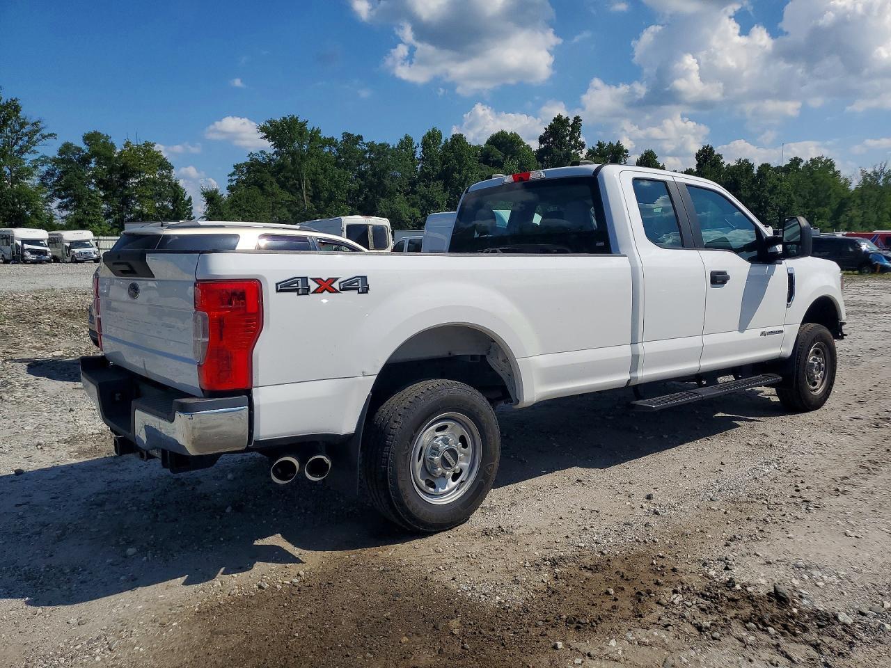 2021 Ford F250 Super Duty - Фото 3
