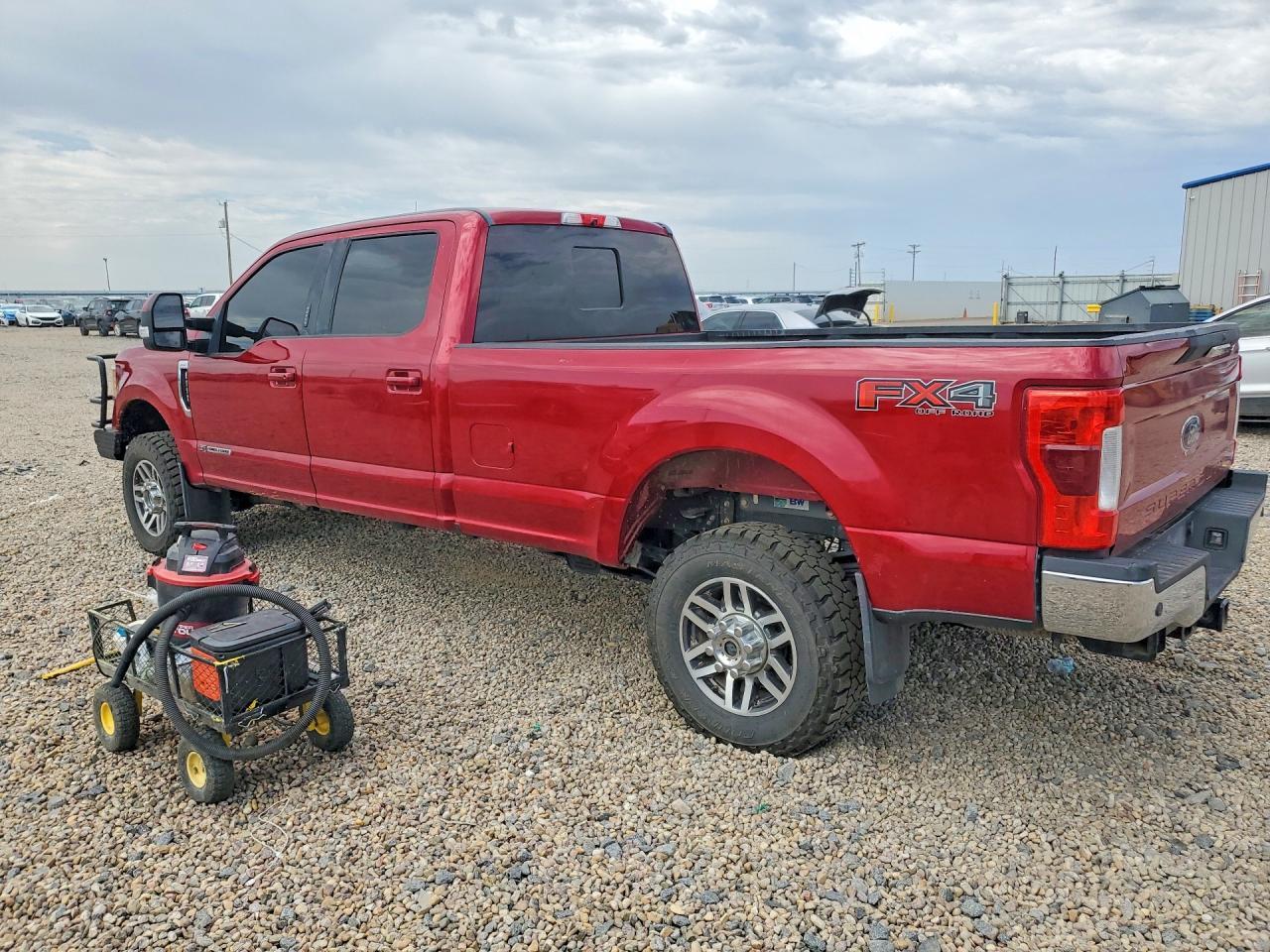 2017 Ford F350 Super Duty - Фото 2