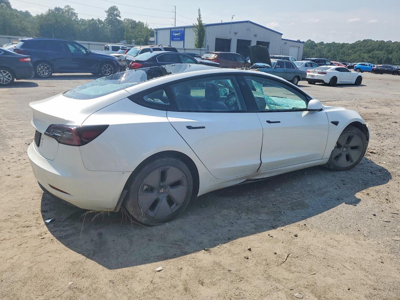2023 Tesla Model 3 - Фото 3
