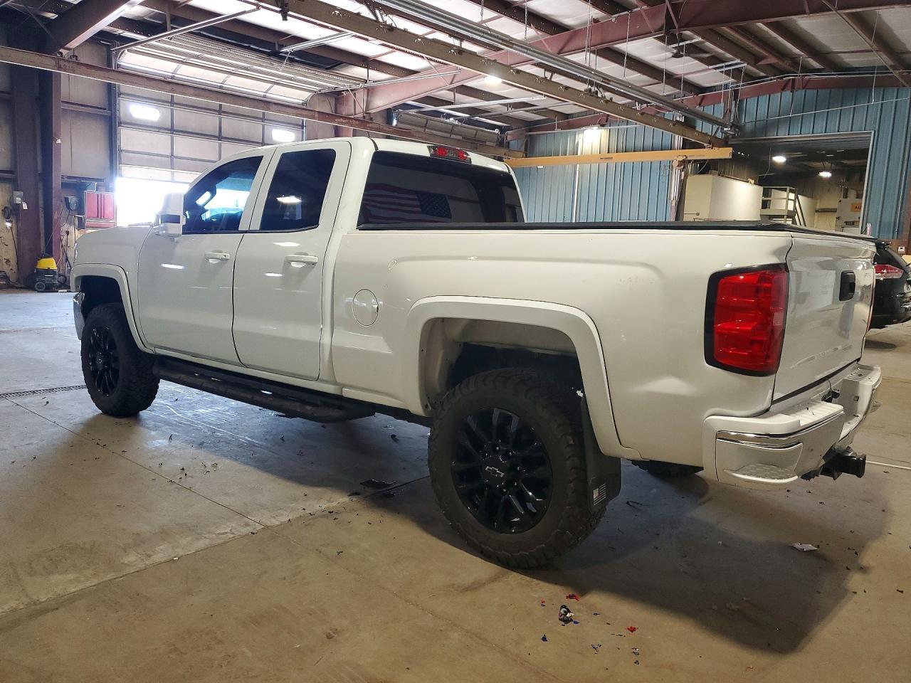 2015 Chevrolet Silverado K2500 Heavy Duty - Image 2