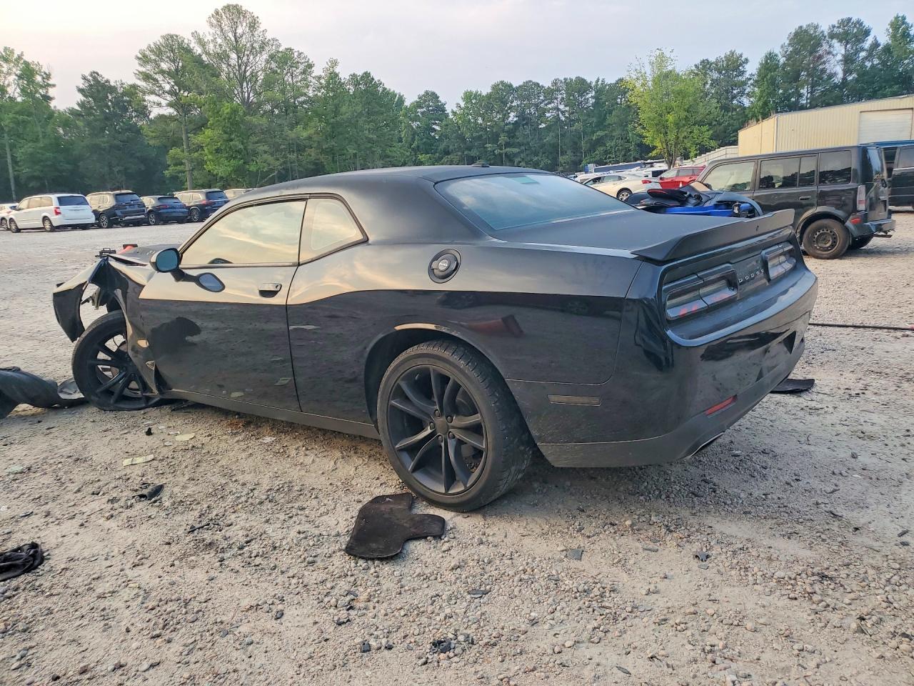 2018 Dodge Challenger Sxt - Image 2