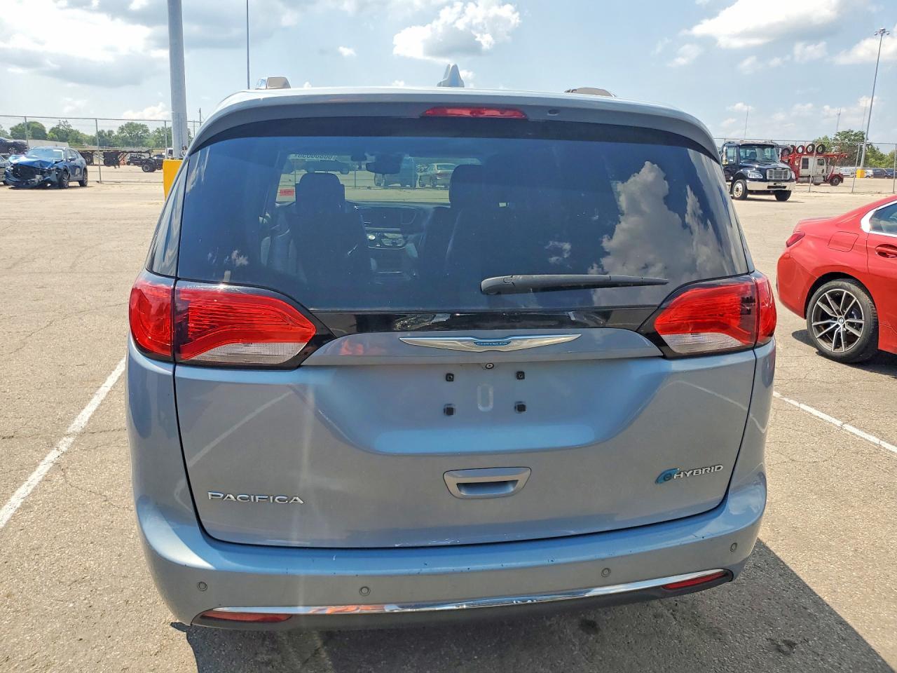 2017 Chrysler Pacifica Ehybrid Platinum - Image 6