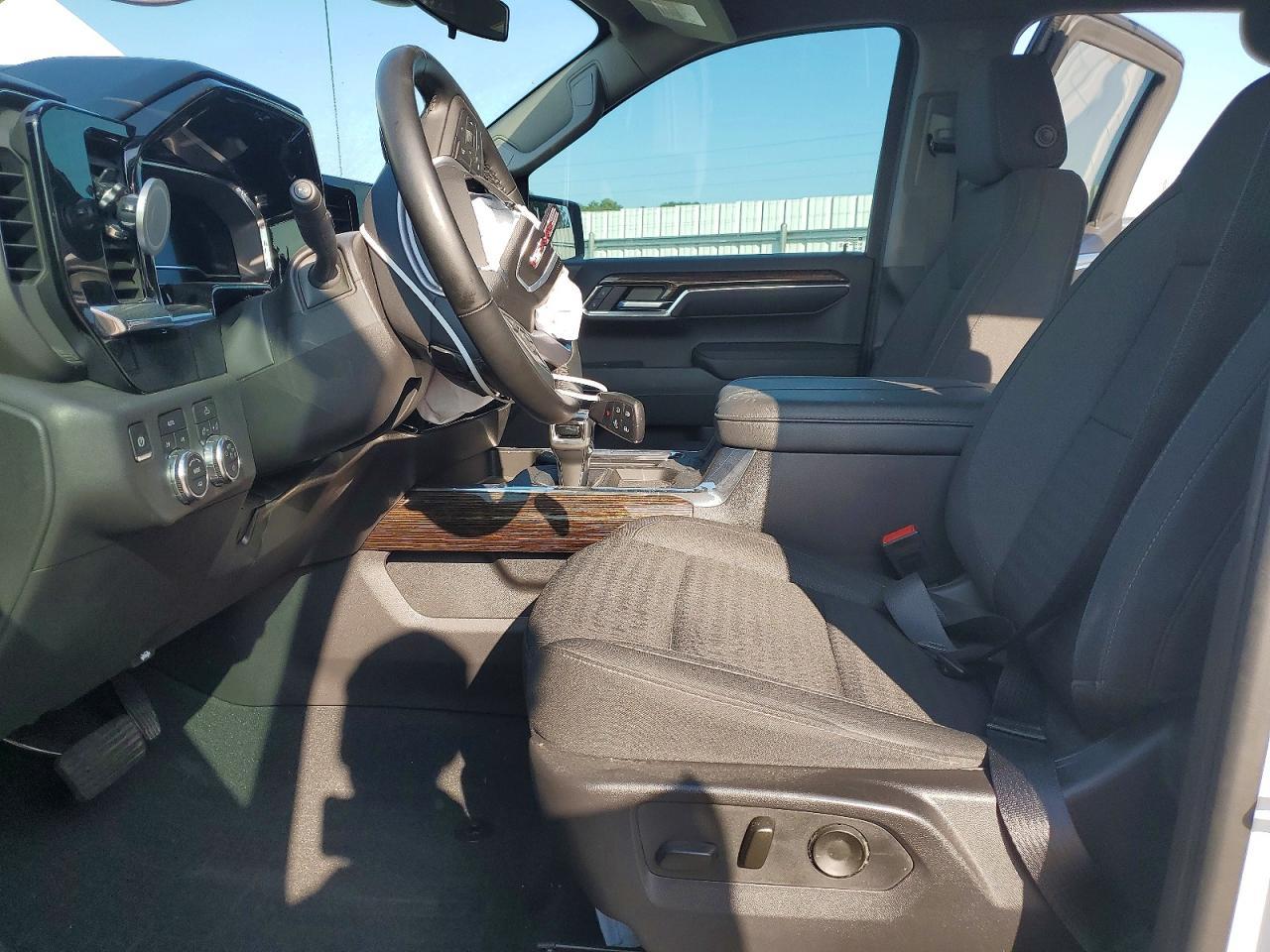 2024 GMC Sierra K1500 Elevation - Image 7