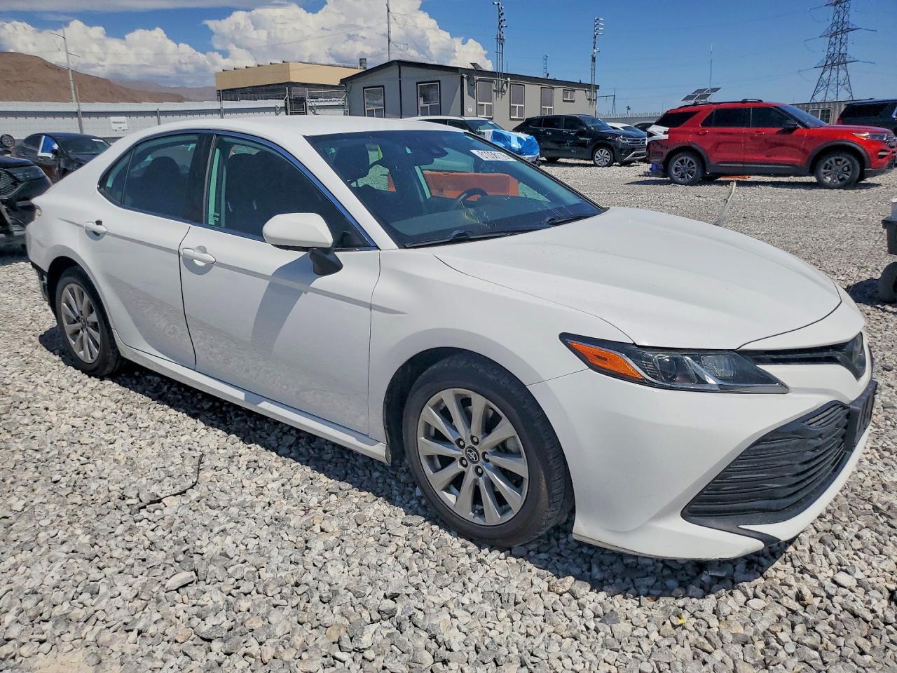 2019 Toyota Camry Le - Фото 4