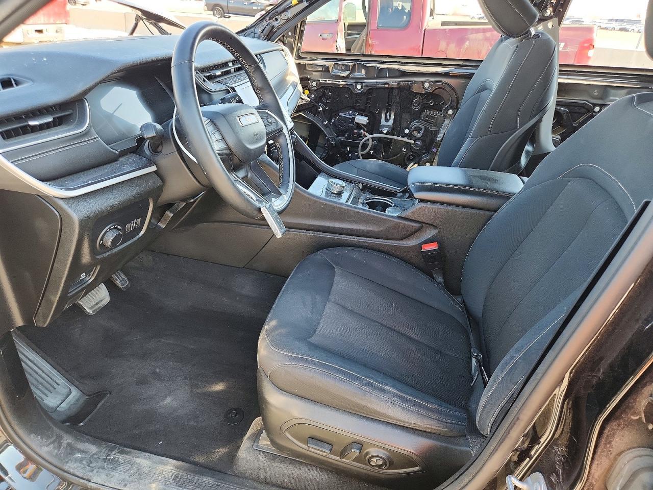 2021 Jeep Grand Cherokee L Laredo - Image 7