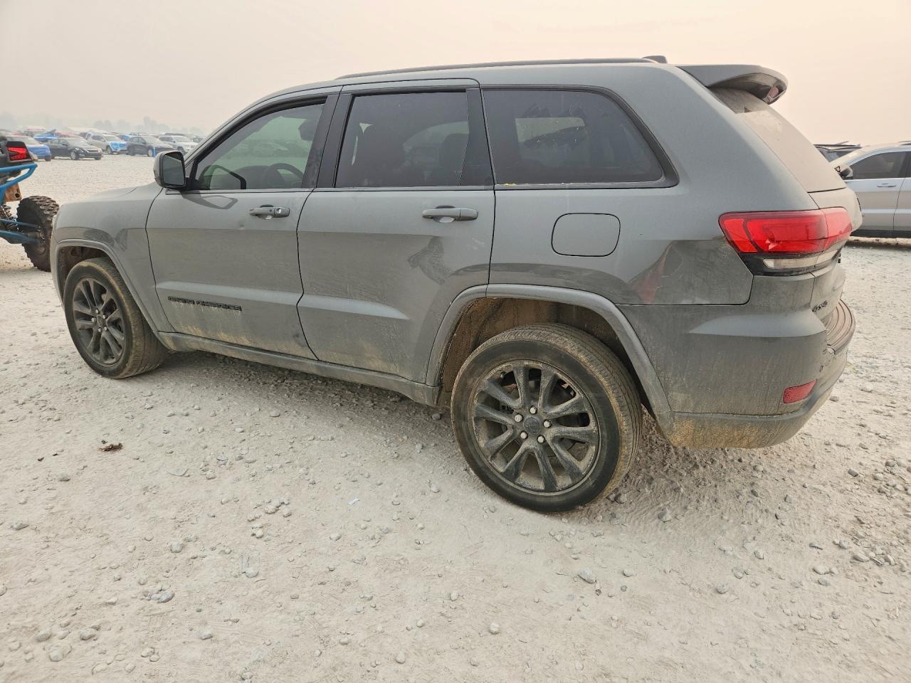 2020 Jeep Grand Cherokee Laredo - Image 2