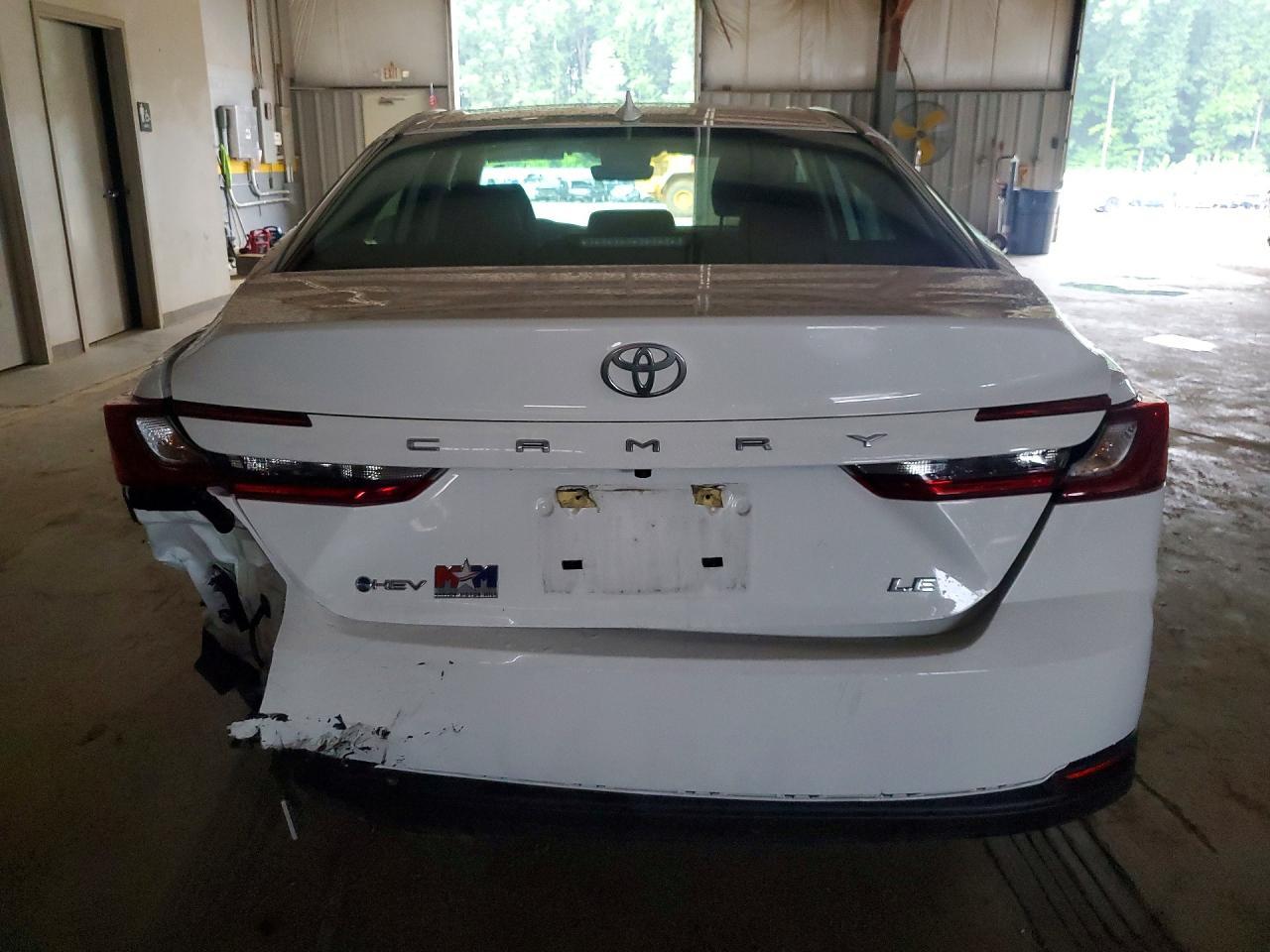 2025 Toyota Camry Le - Фото 6