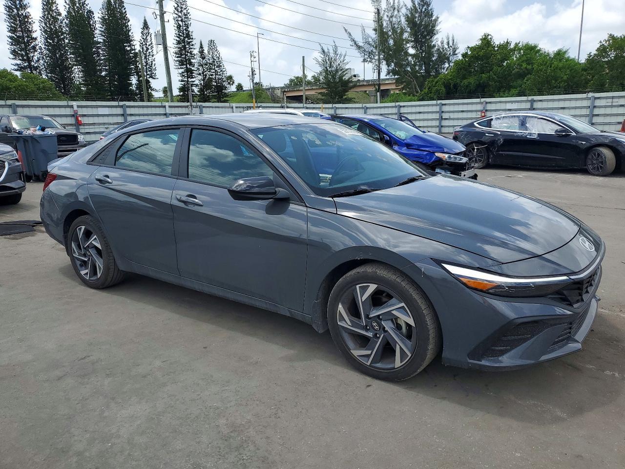 2025 Hyundai Elantra Sel Sport - Фото 4