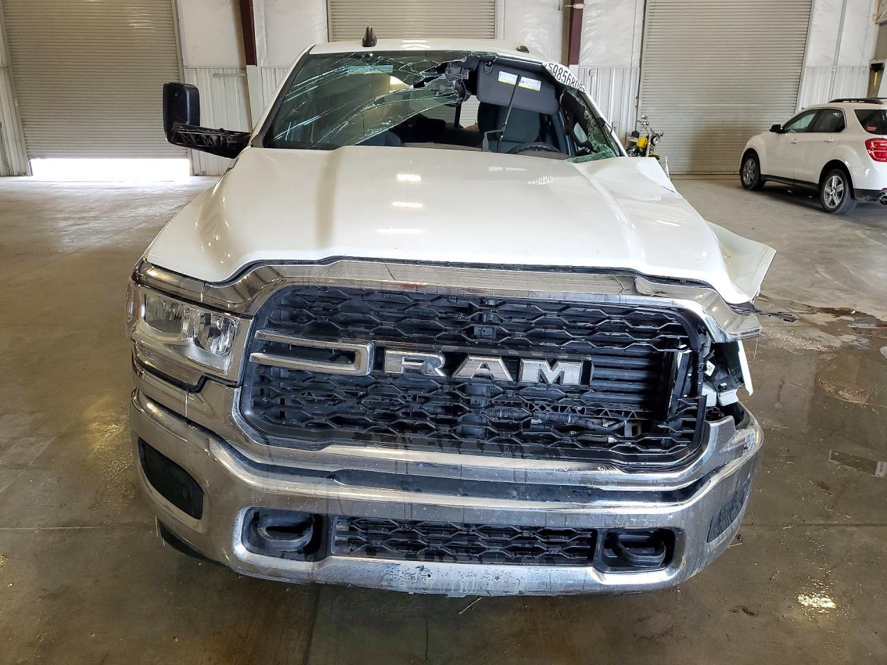 2022 Ram 2500 Tradesman - Фото 5
