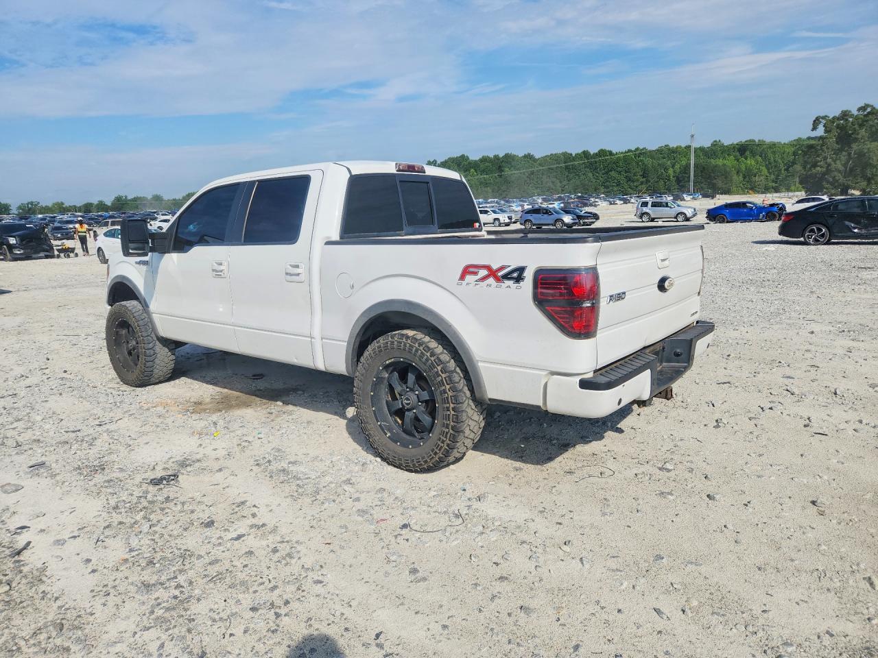 2014 Ford F150 - Фото 2