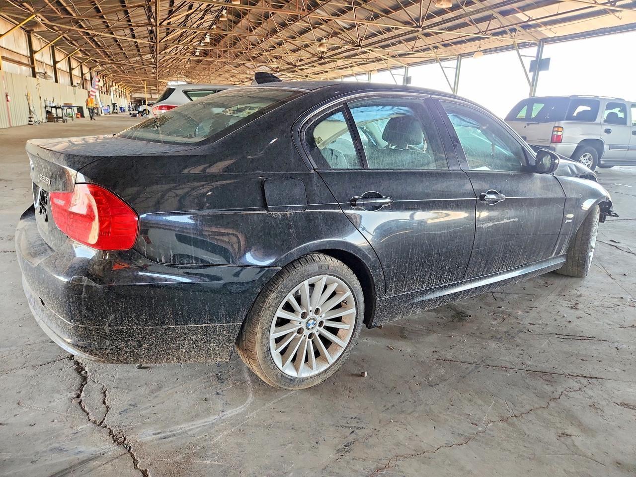 2009 BMW 328 Xi - Image 3