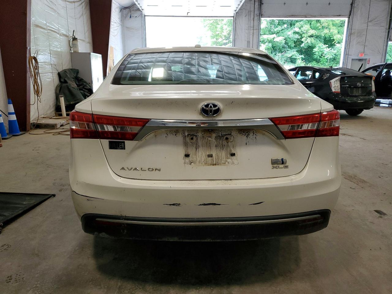 2013 Toyota Avalon Hybrid Xle Touring - Image 6