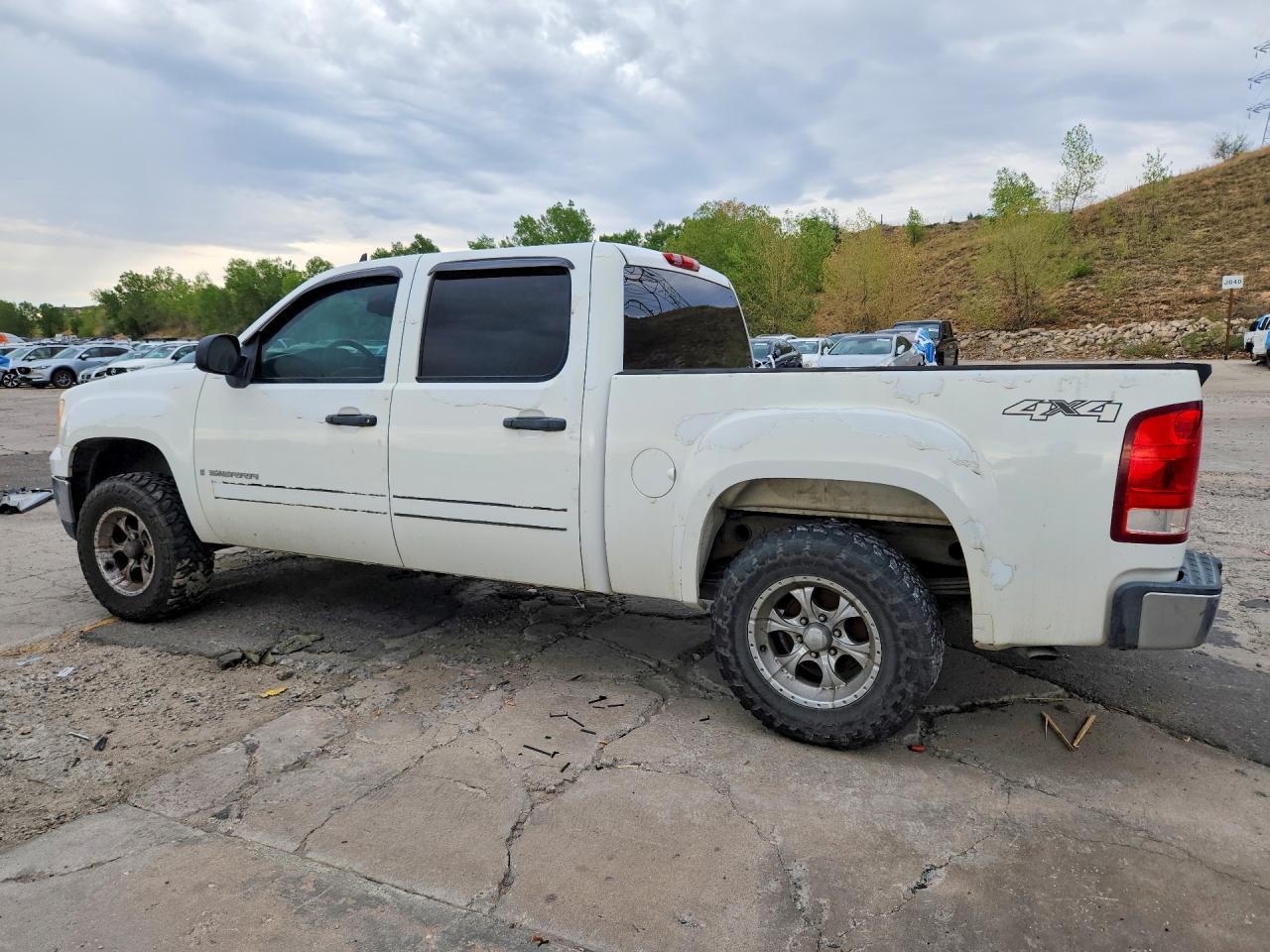 2008 GMC Sierra K1500 - Image 2