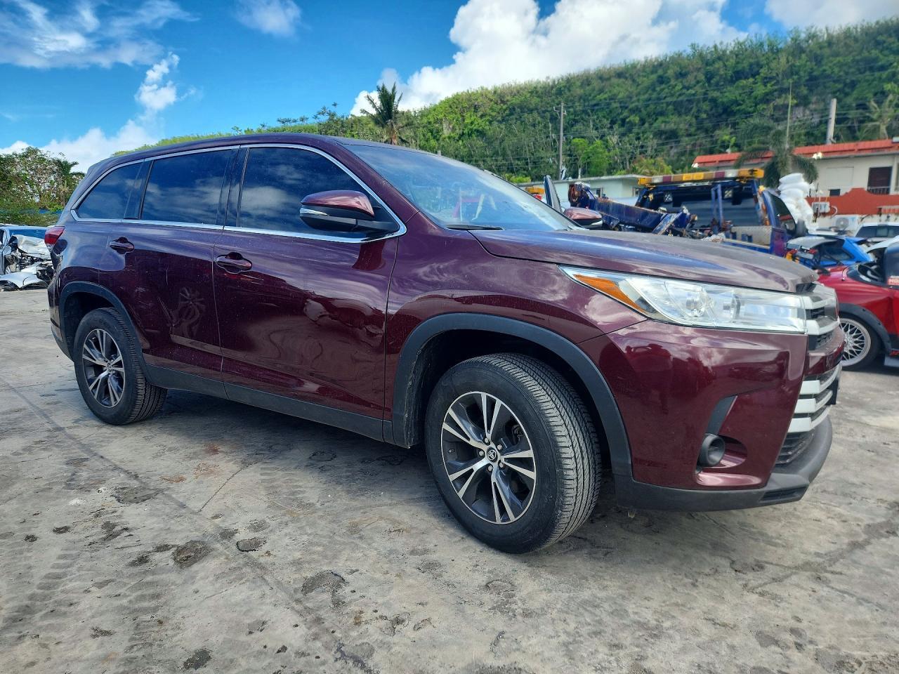 2019 Toyota Highlander Le - Image 4