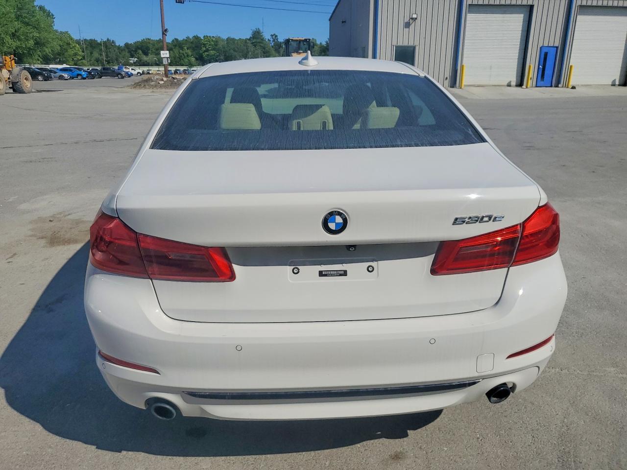 2018 BMW 530Xe - Фото 6