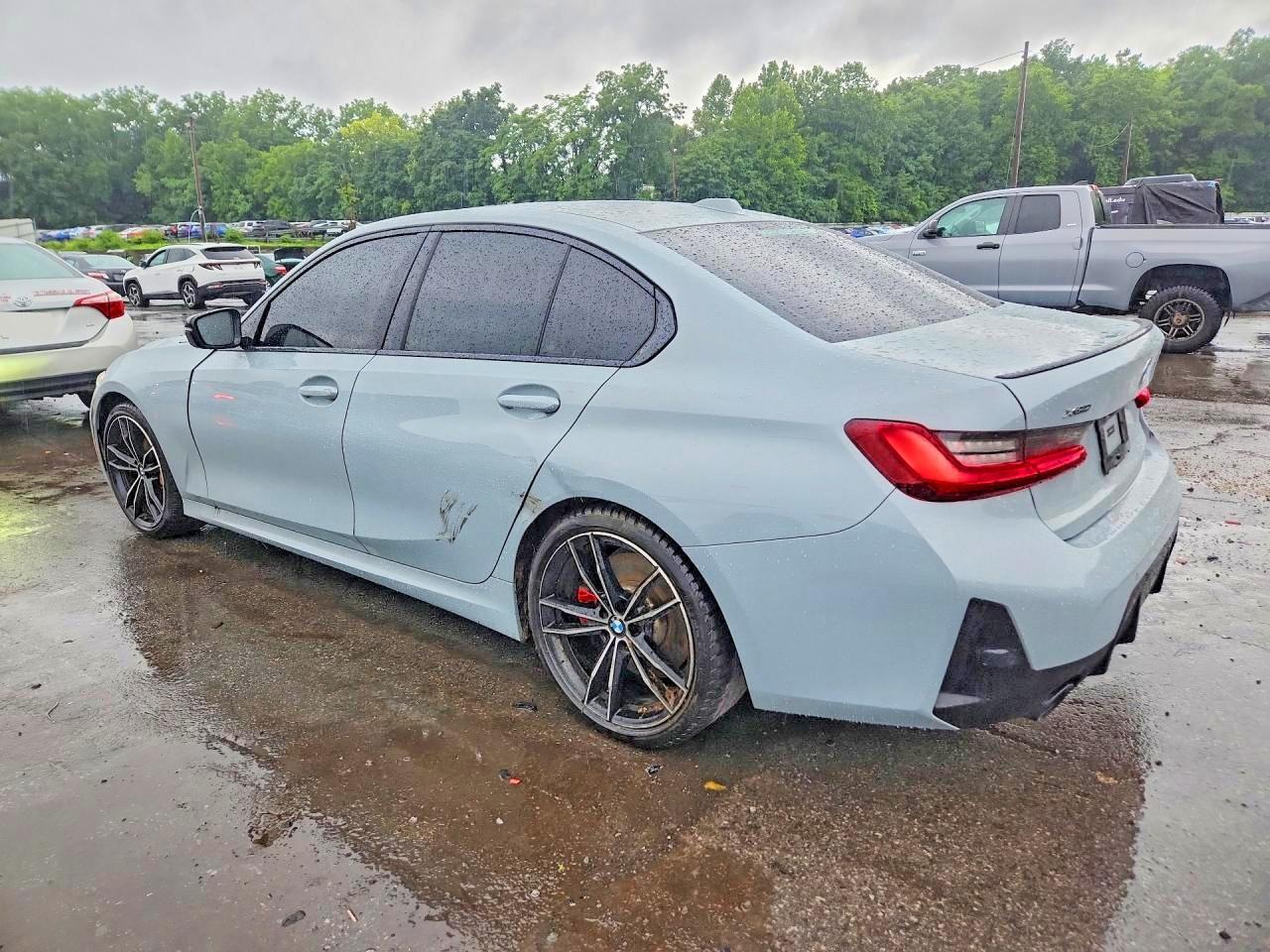 2024 BMW 330Xi - Фото 2
