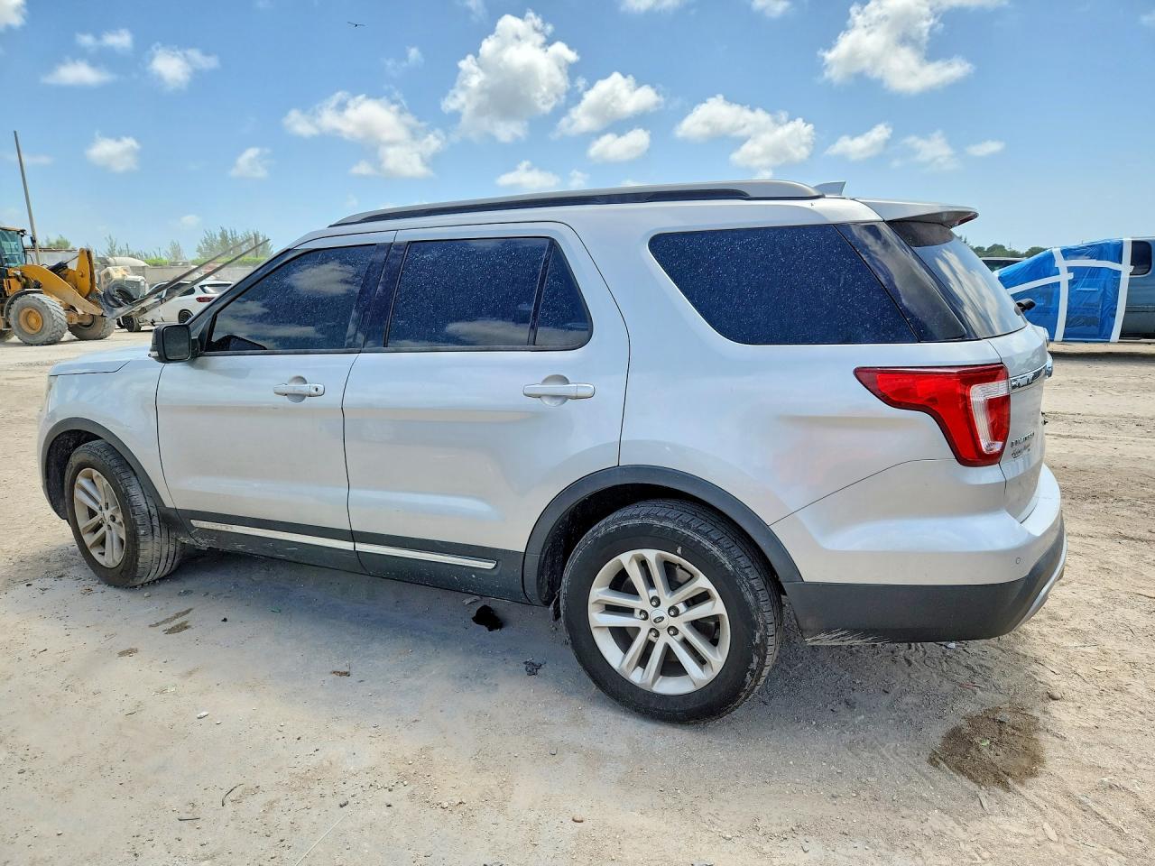 2016 Ford Explorer Xlt - Image 2